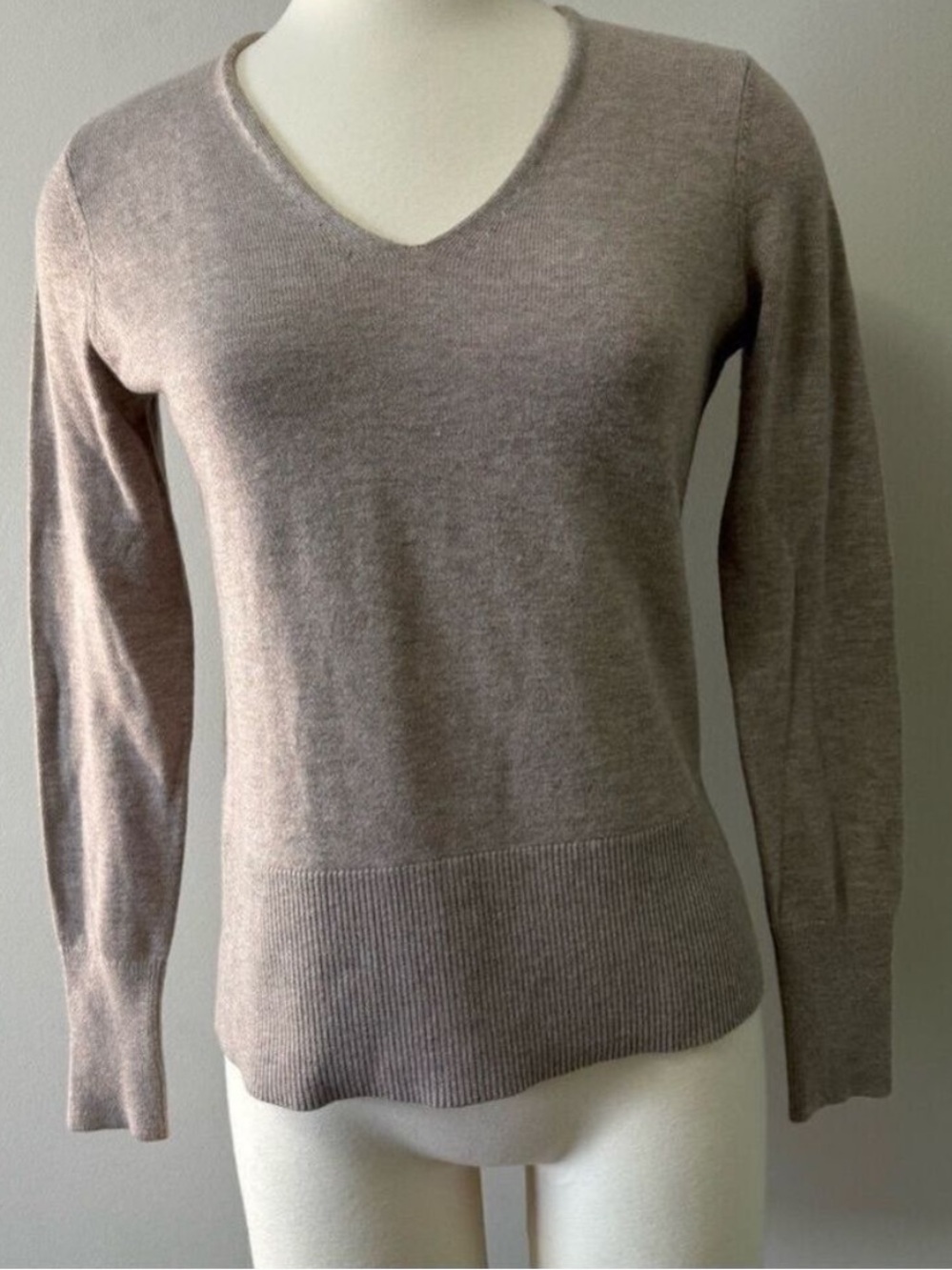 LOFT Heathered V-Neck Sweater size XS
